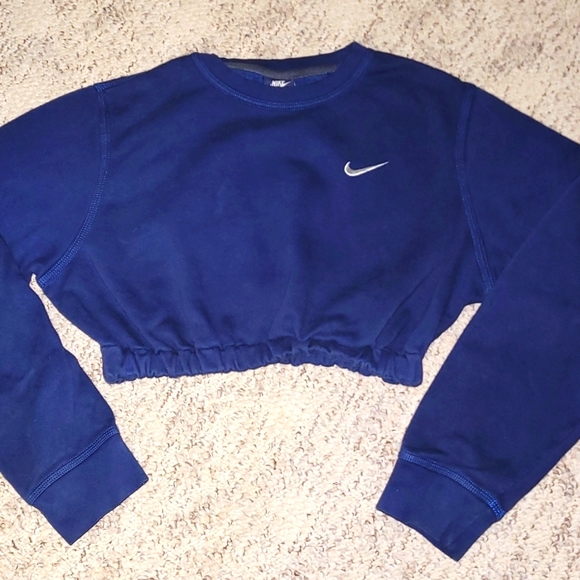 Nike Tops - Nike Cropped Sweatshirt